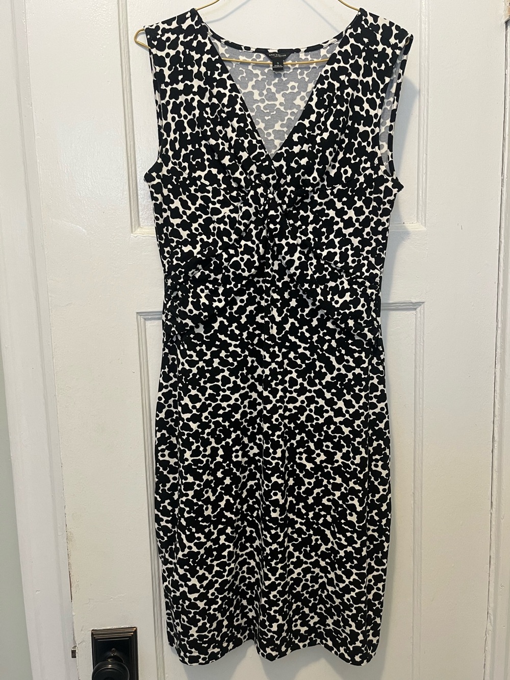 Ann Taylor Black and White Printed V-Neck Dress